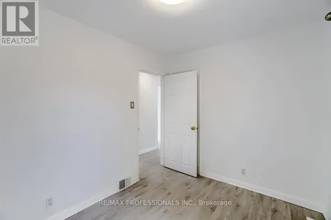 351 Maurice Drive Oakville (co Central) ON L6K 2X4