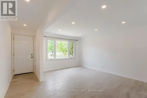 351 Maurice Drive Oakville (co Central) ON L6K 2X4