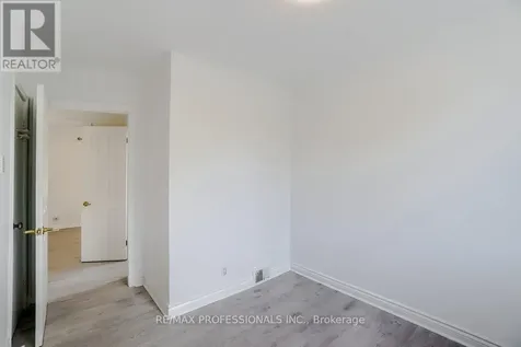 351 Maurice Drive Oakville (co Central) ON L6K 2X4