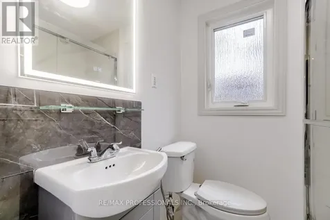 351 Maurice Drive Oakville (co Central) ON L6K 2X4