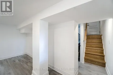 351 Maurice Drive Oakville (co Central) ON L6K 2X4