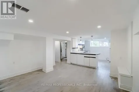 351 Maurice Drive Oakville (co Central) ON L6K 2X4