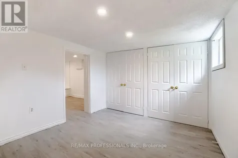 351 Maurice Drive Oakville (co Central) ON L6K 2X4
