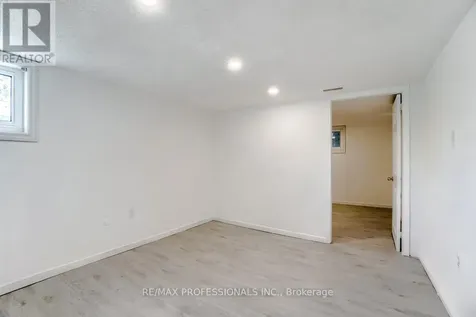 351 Maurice Drive Oakville (co Central) ON L6K 2X4