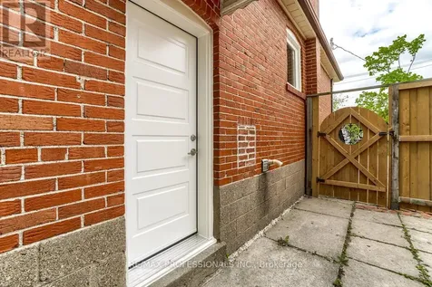 351 Maurice Drive Oakville (co Central) ON L6K 2X4