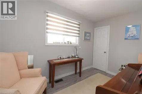 185 Rosslyn Avenue North Hamilton ON L8L 7P8