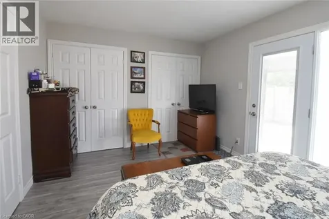 185 Rosslyn Avenue North Hamilton ON L8L 7P8