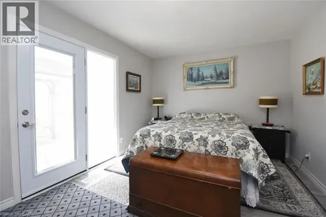 185 Rosslyn Avenue North Hamilton ON L8L 7P8
