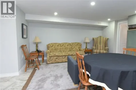 185 Rosslyn Avenue North Hamilton ON L8L 7P8
