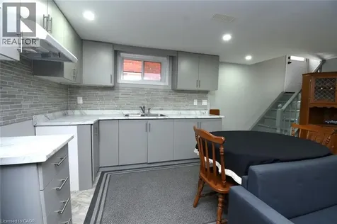 185 Rosslyn Avenue North Hamilton ON L8L 7P8