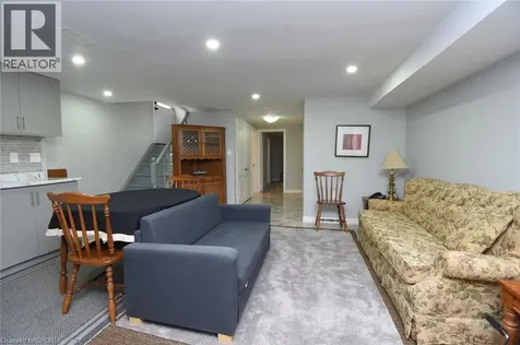 185 Rosslyn Avenue North Hamilton ON L8L 7P8