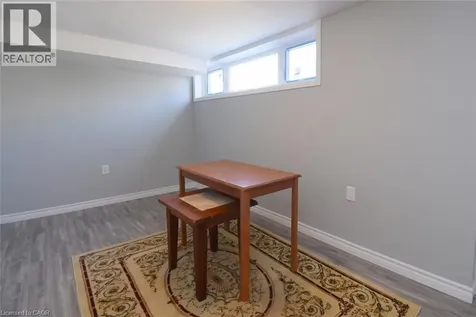 185 Rosslyn Avenue North Hamilton ON L8L 7P8