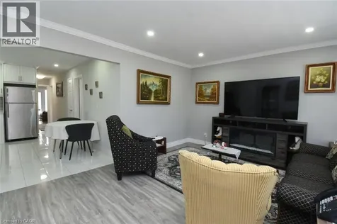 185 Rosslyn Avenue North Hamilton ON L8L 7P8