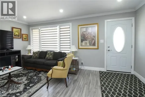 185 Rosslyn Avenue North Hamilton ON L8L 7P8