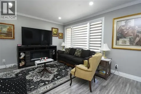 185 Rosslyn Avenue North Hamilton ON L8L 7P8