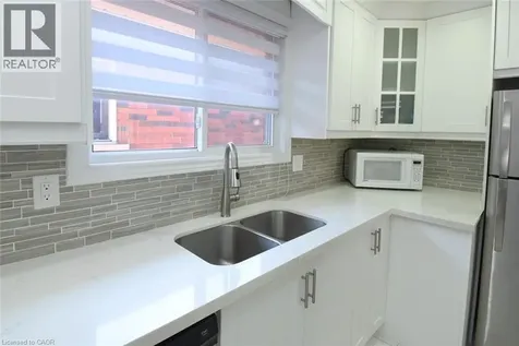 185 Rosslyn Avenue North Hamilton ON L8L 7P8