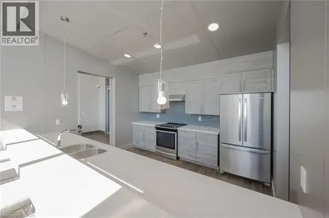2087 Fairview Street Burlington ON L7R 2C8
