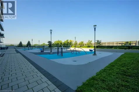 2087 Fairview Street Burlington ON L7R 2C8