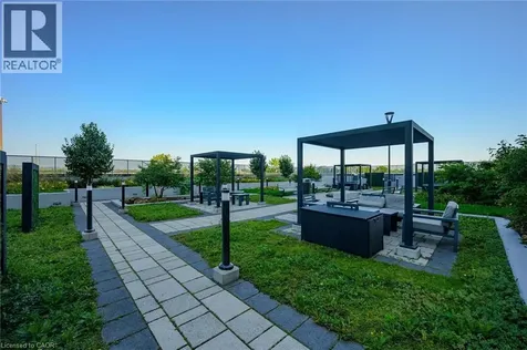 2087 Fairview Street Burlington ON L7R 2C8