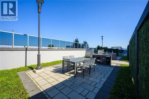 2087 Fairview Street Burlington ON L7R 2C8