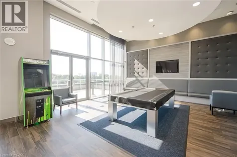 2087 Fairview Street Burlington ON L7R 2C8