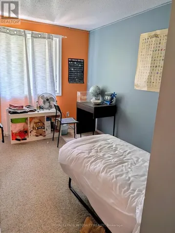 1332 Foxwell Street Ottawa ON K1B 5J2