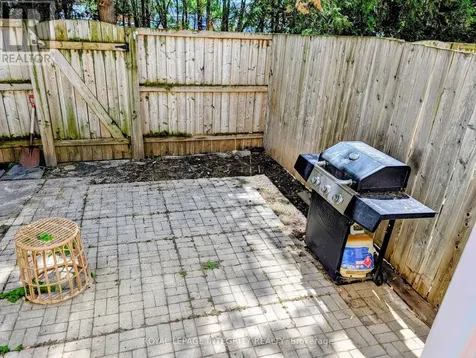 1332 Foxwell Street Ottawa ON K1B 5J2