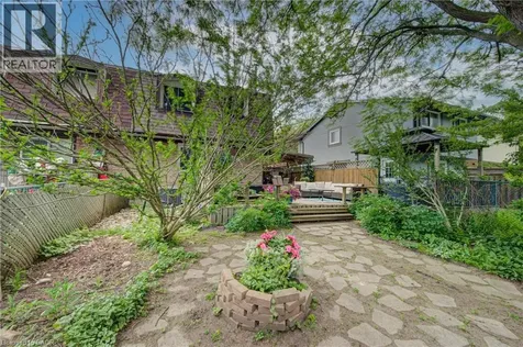 435 Lee Avenue Waterloo ON N2K 2G4