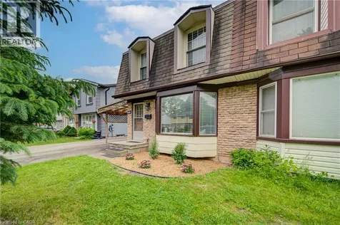 435 Lee Avenue Waterloo ON N2K 2G4
