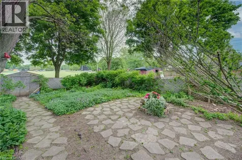 435 Lee Avenue Waterloo ON N2K 2G4