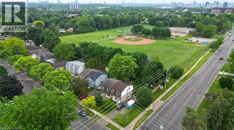 435 Lee Avenue Waterloo ON N2K 2G4