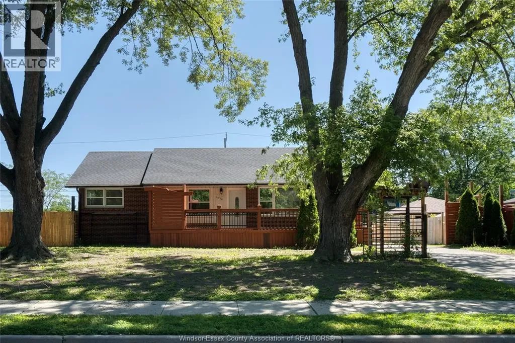3310 Rankin Avenue Windsor ON N9E 3C1