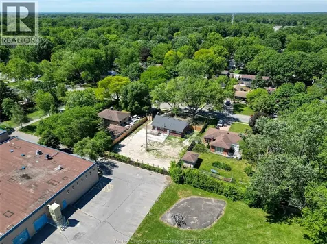 3310 Rankin Avenue Windsor ON N9E 3C1