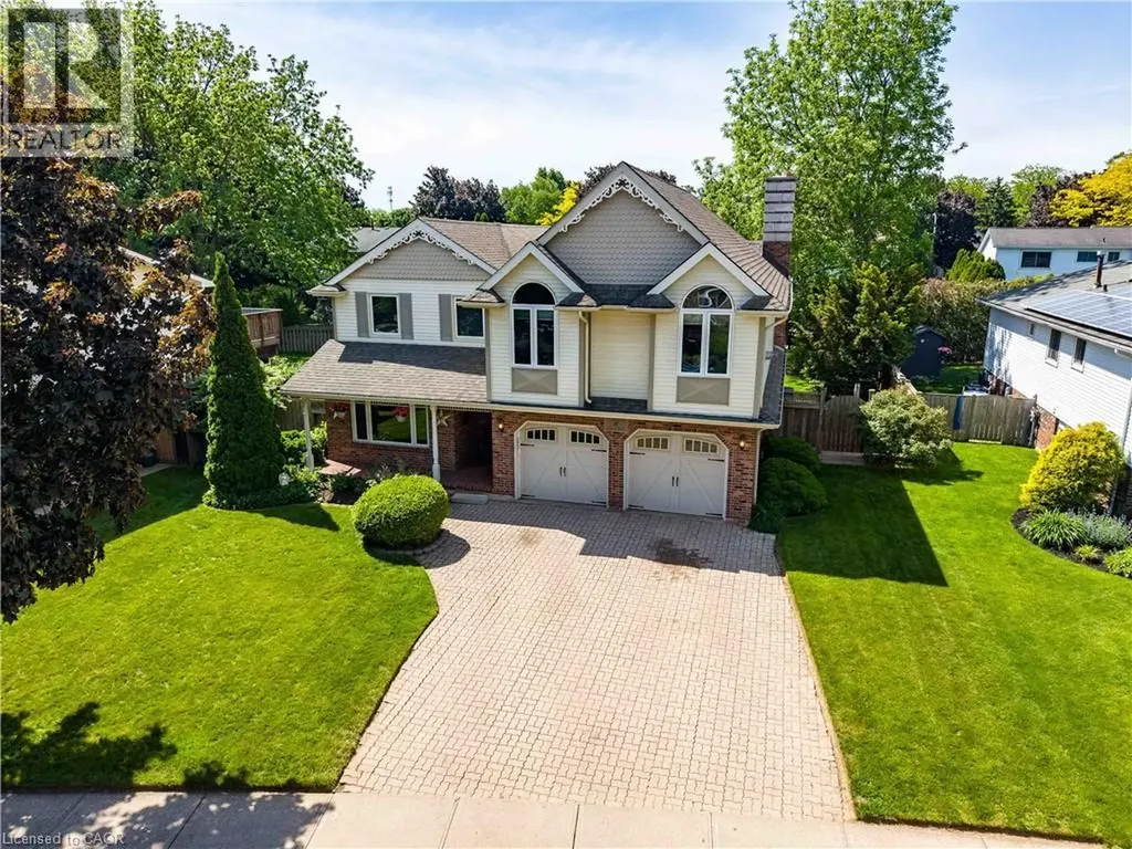 8 Cheval Drive Grimsby ON L3M 4P9