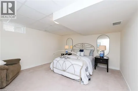 8 Cheval Drive Grimsby ON L3M 4P9