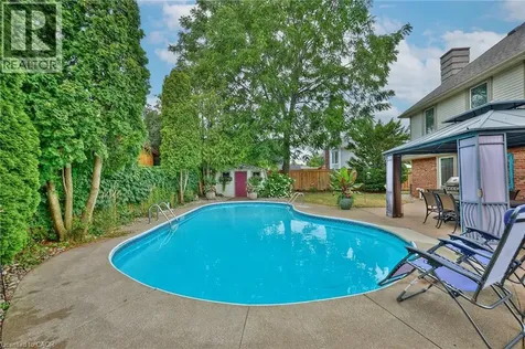 8 Cheval Drive Grimsby ON L3M 4P9