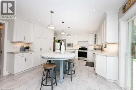 8 Cheval Drive Grimsby ON L3M 4P9