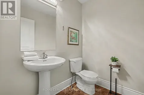 594 Overland Drive Ottawa ON K2S 0T1