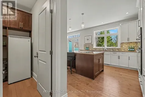 594 Overland Drive Ottawa ON K2S 0T1