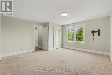 594 Overland Drive Ottawa ON K2S 0T1