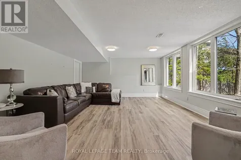 594 Overland Drive Ottawa ON K2S 0T1