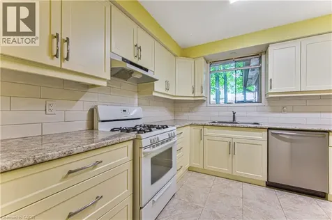 16 Dogwood Place Cambridge ON N3C 2Z4