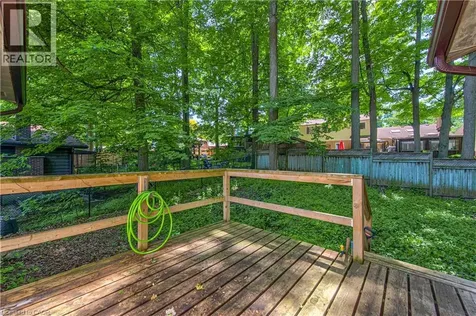 16 Dogwood Place Cambridge ON N3C 2Z4