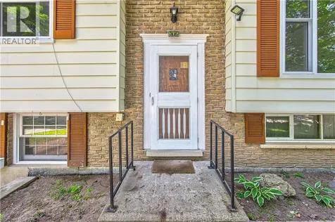 16 Dogwood Place Cambridge ON N3C 2Z4