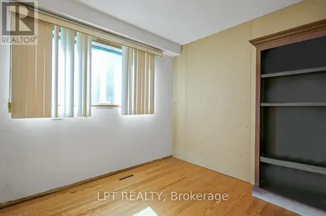 33 Estelle Crescent Ottawa ON K2H 5W9