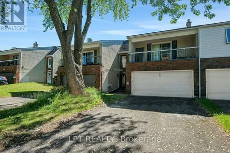 33 Estelle Crescent Ottawa ON K2H 5W9