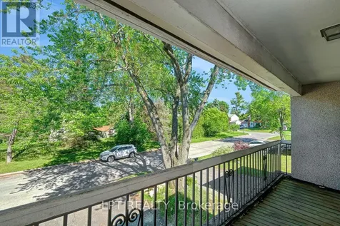 33 Estelle Crescent Ottawa ON K2H 5W9