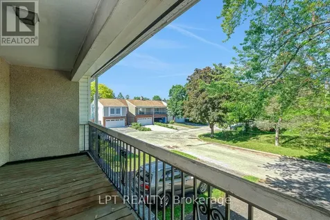 33 Estelle Crescent Ottawa ON K2H 5W9