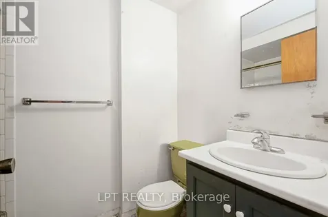 33 Estelle Crescent Ottawa ON K2H 5W9