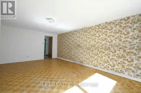 33 Estelle Crescent Ottawa ON K2H 5W9